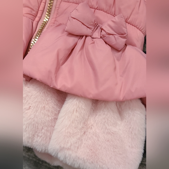 Little Lass hooded puffer vest - Picture 3 of 5